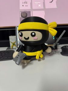 Ninja Chibi 20cm tự thiết kế cầm kiếm và phi tiêu, khớp tay và cổ