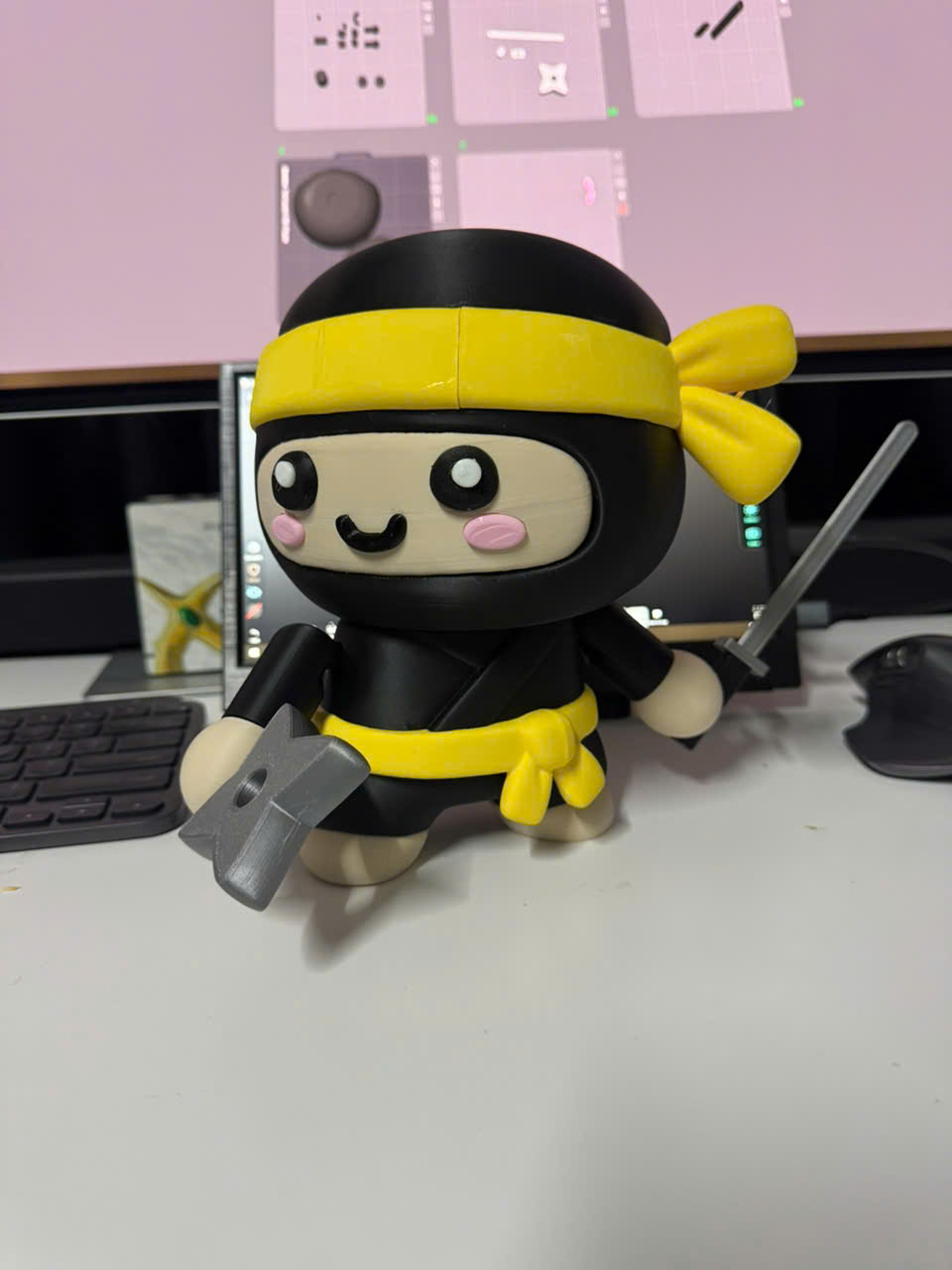 Ninja Chibi 20cm cầm kiếm và phi tiêu