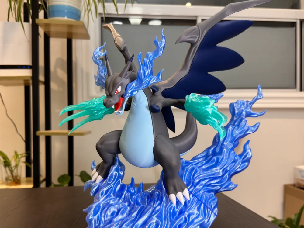charizard-x-01 Mô hình Mega Charizard X Pokémon cao 43cm, tung cánh trên đế lửa xanh