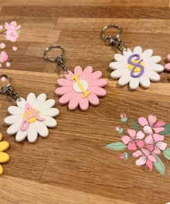 Móc khóa hoa cúc Daisy chữ cái A–Z in 3D nhiều màu