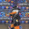 Mô hình vịt Donald Gangster Classic in 3D áo khoác và mũ đen
