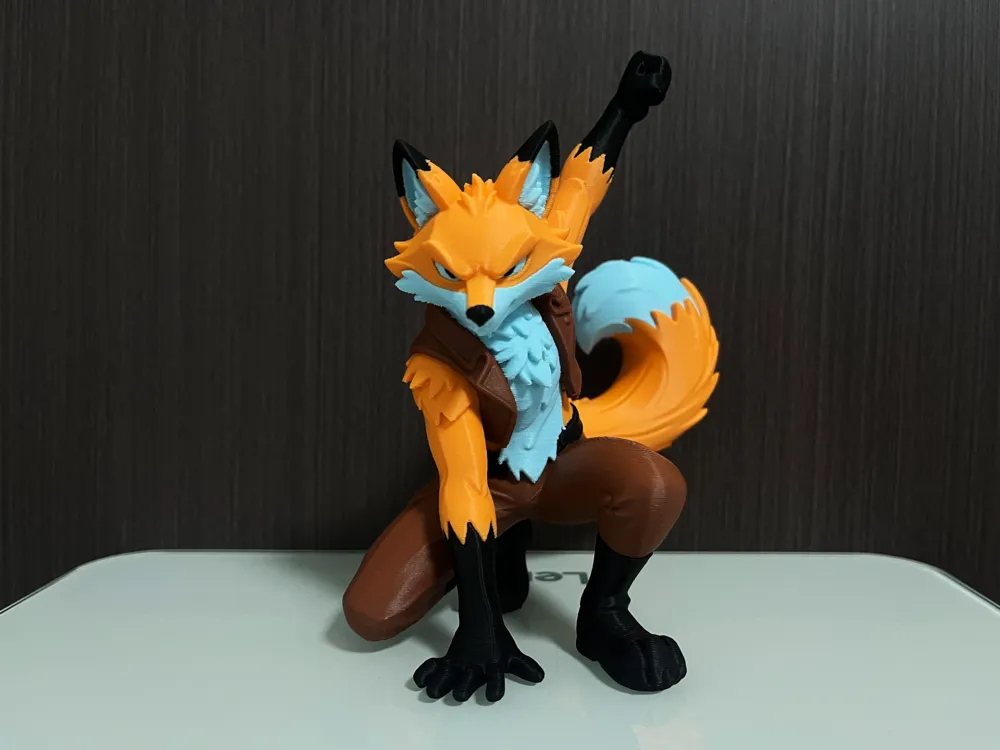 Mô hình cáo chiến binh Fox in 3D tạo dáng hành động phối màu