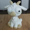 Mô hình dê Goofy trắng kem mắt xoay in 3D
