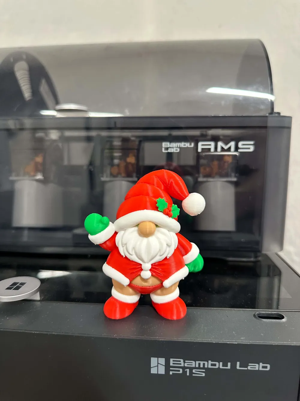 mini-santa-3 Ông già Noel mini mũm mĩm in 3D râu trắng găng tay xanh vẫy chào
