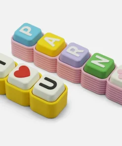 Móc khóa clicker chữ tên và emoji nhiều màu in 3D