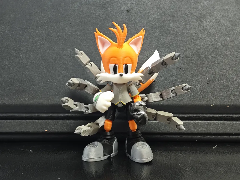 Mô hình Nine Sonic cao 11cm màu cam với đuôi cơ khí và khớp cử động