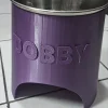 Đế nâng bát chó mèo in 3D màu tím có tên DOBBY, bát inox minh họa
