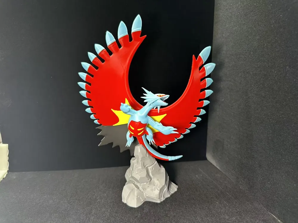 Mô hình Roaring Moon Pokémon cánh đỏ trên đế đá cao 26cm