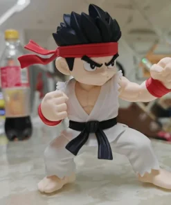 Mô hình Ryu chibi Street Fighter võ phục trắng, băng đầu đỏ, tư thế thủ võ
