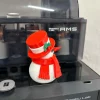 Góc nghiêng người tuyết in 3D với khăn quàng đỏ và mũ trang trí lá xanh