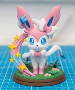 Sylveon Chibi trắng hồng ruy băng ngôi sao và đế cỏ 14cm
