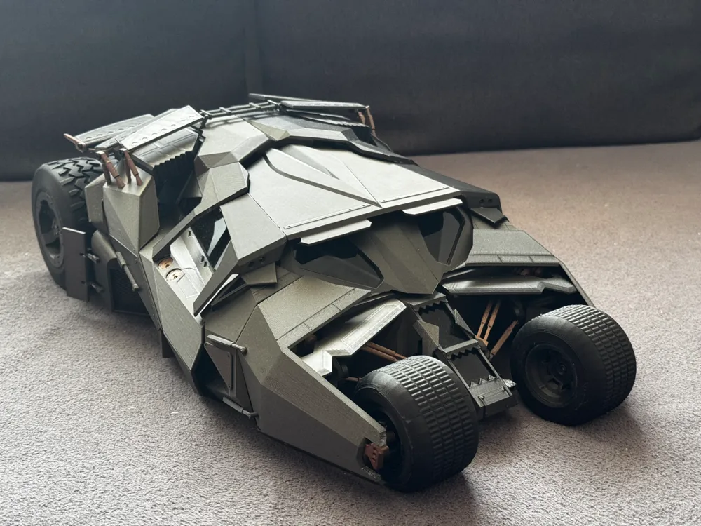 Mô hình xe Tumbler Batmobile Batman tỉ lệ 1:12 màu xám đen